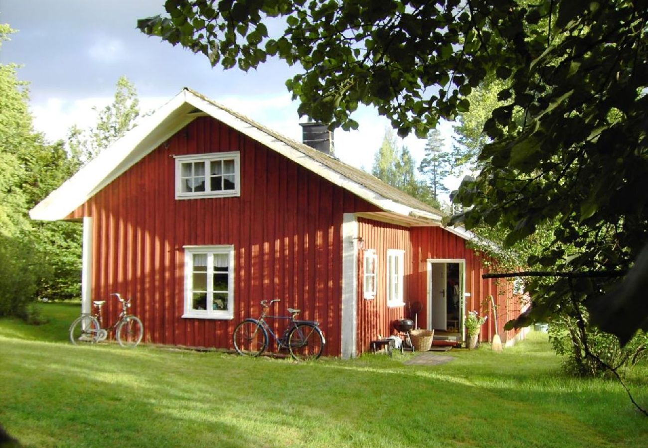Ferienhaus in Kalv - Ferienhaus mit Astrid-Lindgren Charme in Südwest-Schweden