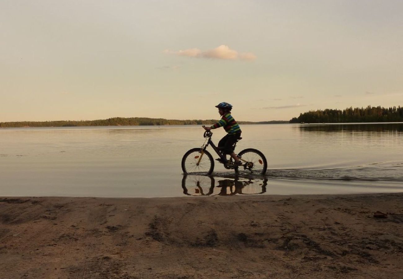 Ferienhaus in Kalv - Ferienhaus mit Astrid-Lindgren Charme in Südwest-Schweden