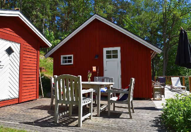 Ferienhaus in Värmdö - Urlaub in den Stockholmer Schären 20 Meter vom Meer