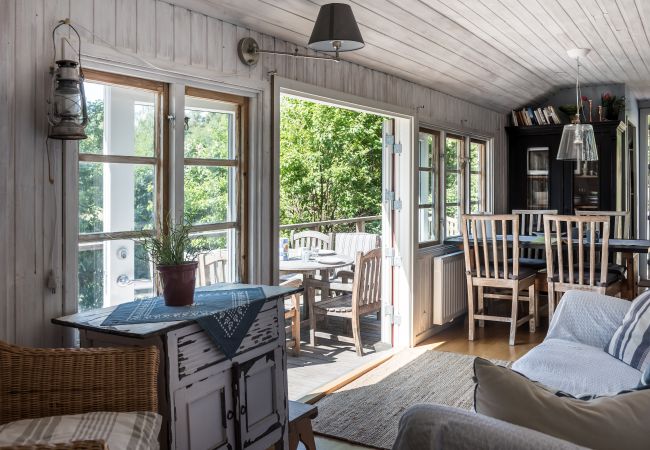 Ferienhaus in Värmdö - Urlaub in den Stockholmer Schären 20 Meter vom Meer Ferienhaus in Värmdö - Urlaub in den Stockholmer Schären 20 Meter vom Meer