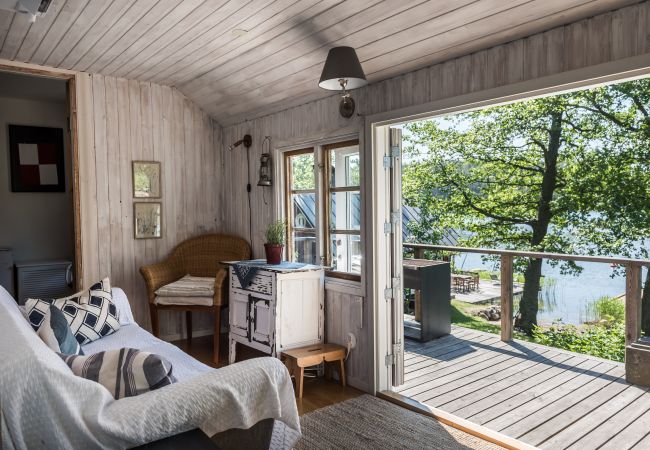 Ferienhaus in Värmdö - Urlaub in den Stockholmer Schären 20 Meter vom Meer