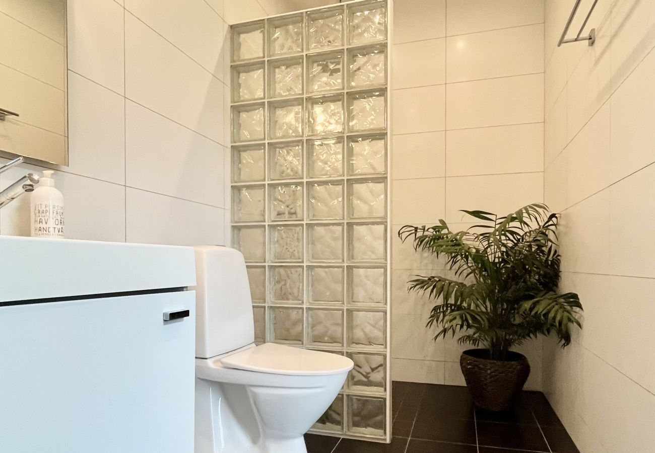 Ferienhaus in Saltsjö-Boo - Villa in Stockholm am Meer unweit der Schären mit Badeplatz
