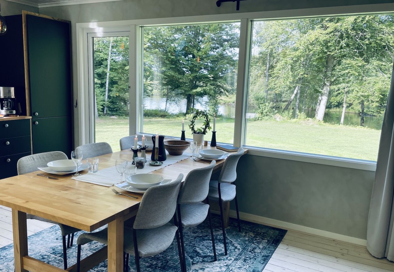 Ferienhaus in Broby - Modernes Ferienhaus am Ufer des Helgeån