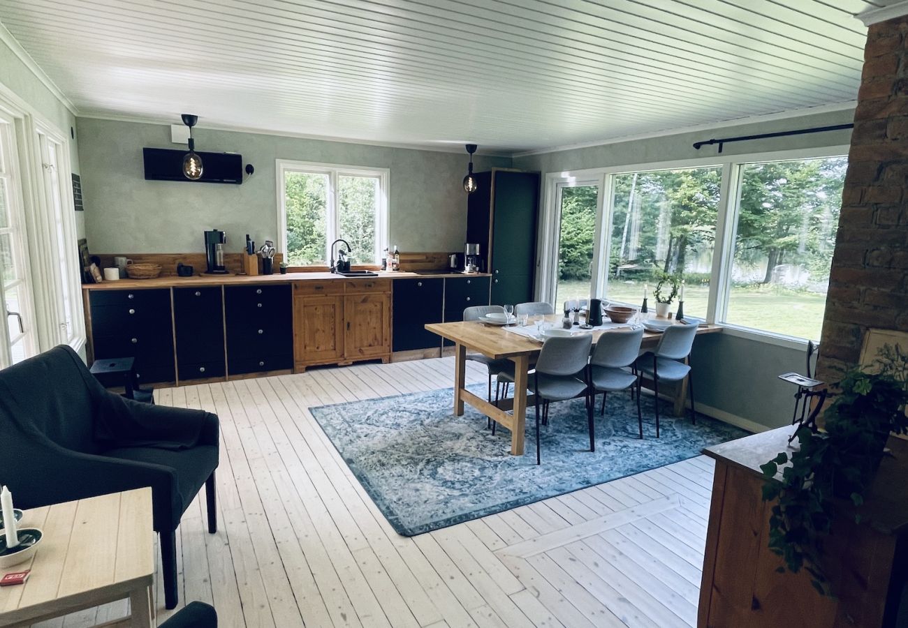 Ferienhaus in Broby - Modernes Ferienhaus am Ufer des Helgeån
