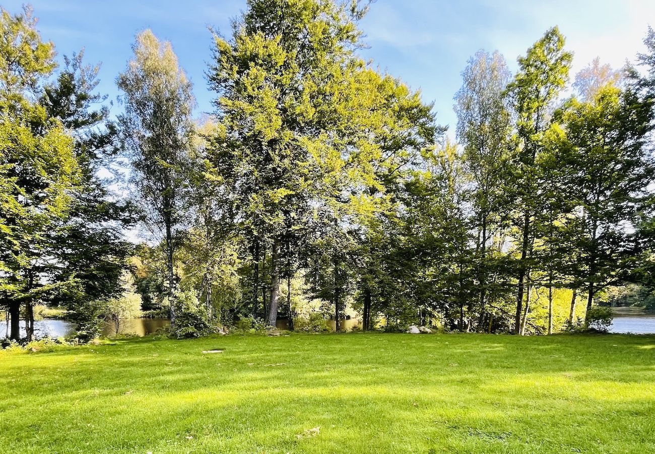 Ferienhaus in Broby - Modernes Ferienhaus am Ufer des Helgeån