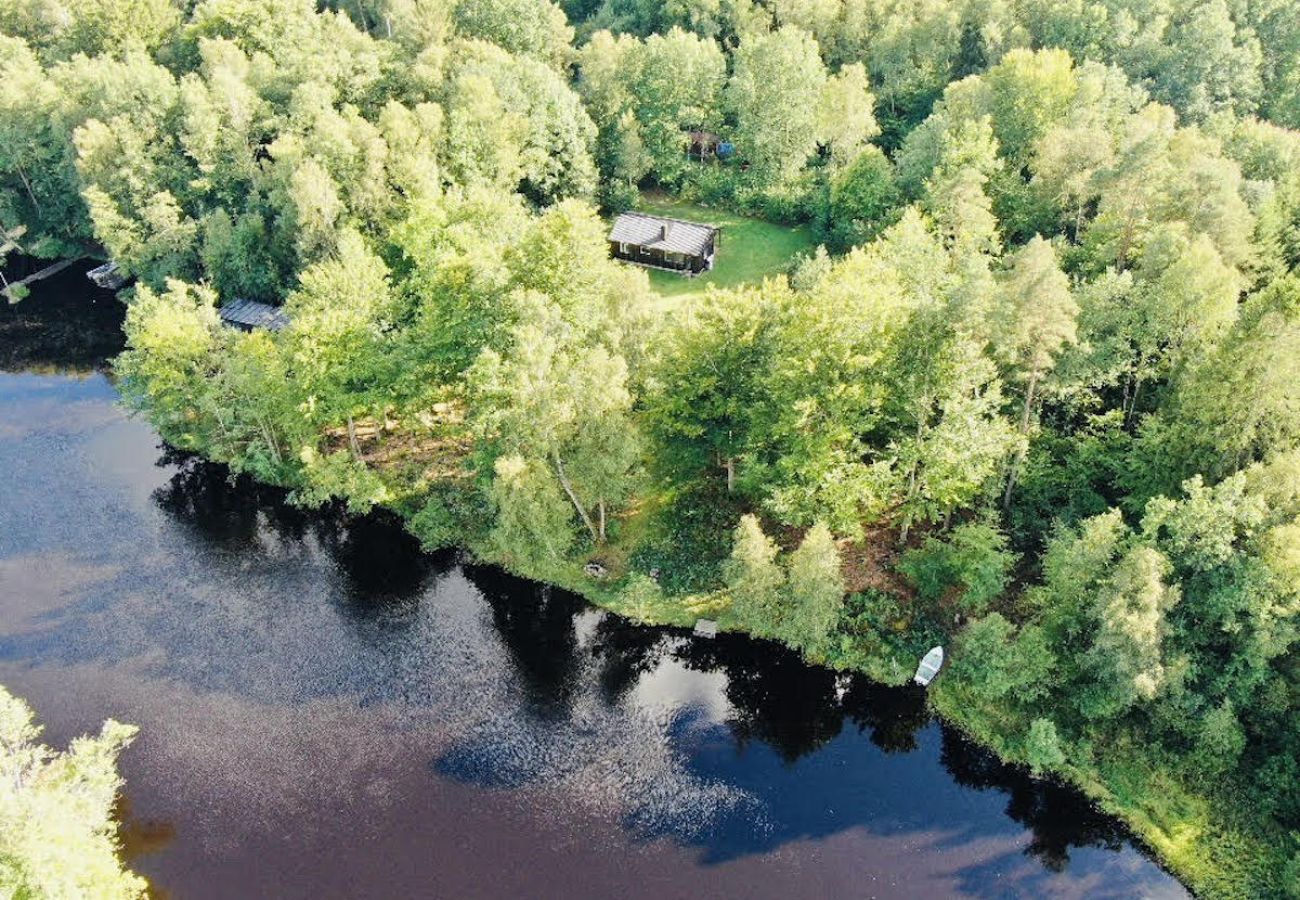 Ferienhaus in Broby - Modernes Ferienhaus am Ufer des Helgeån