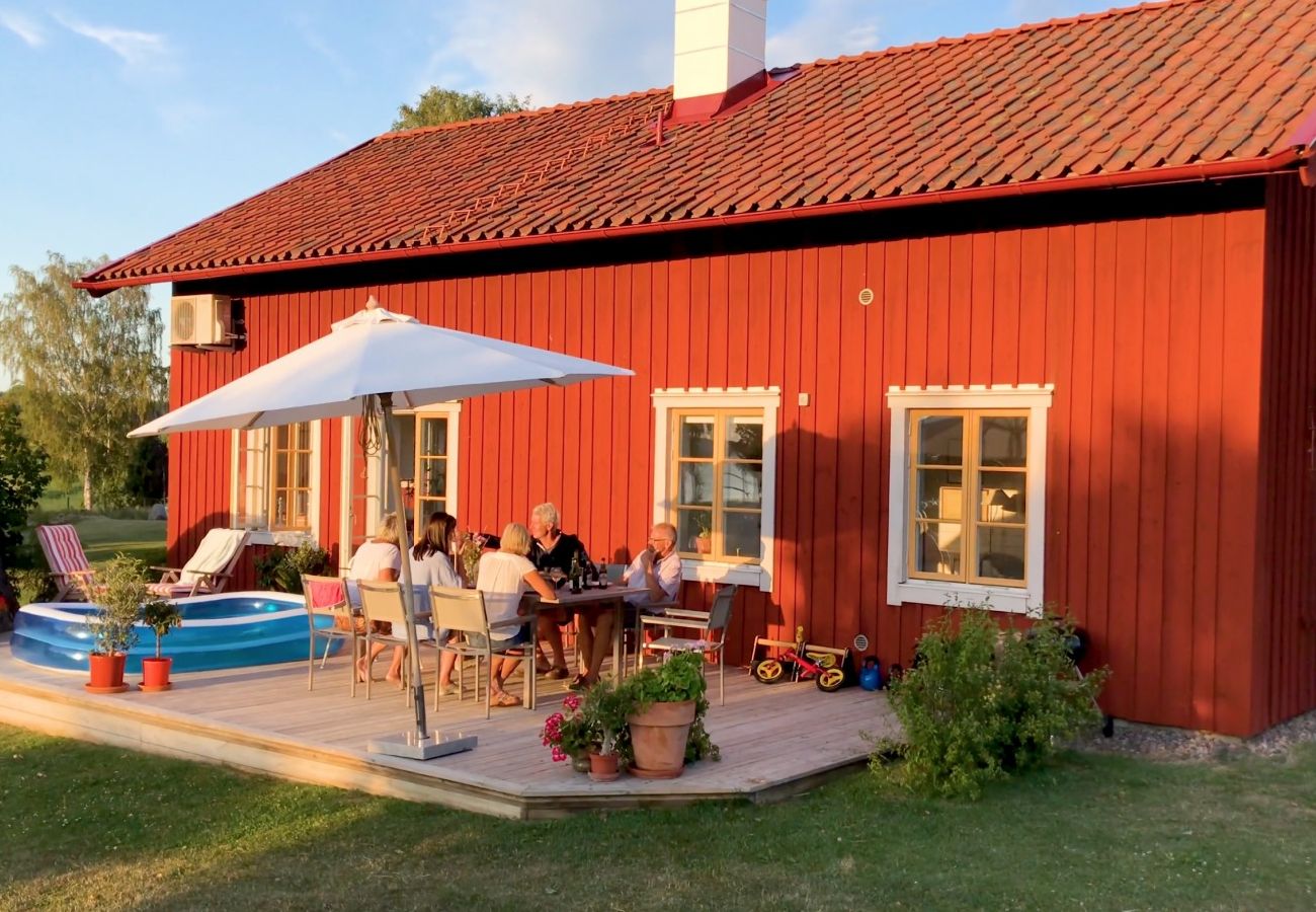 Ferienhaus in Gnesta - Wunderbares Ferienhaus direkt am See Nyckelsjön