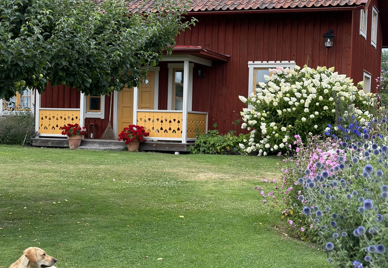 Ferienhaus in Gnesta - Wunderbares Ferienhaus direkt am See Nyckelsjön
