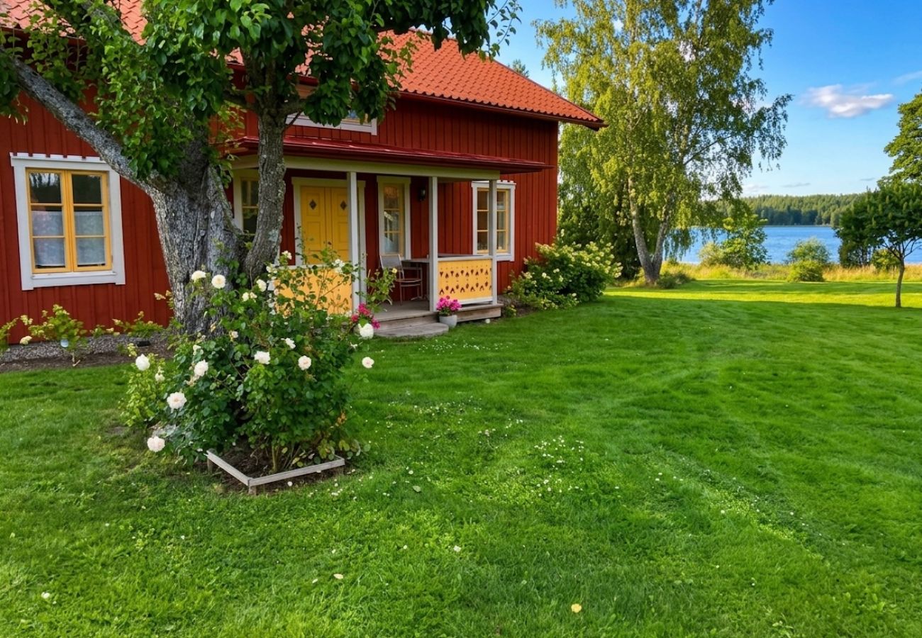 Ferienhaus in Gnesta - Wunderbares Ferienhaus direkt am See Nyckelsjön