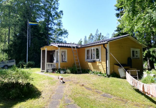 Ferienhaus in Kolsva - Ferienhaus in Alleinlage in Seelage