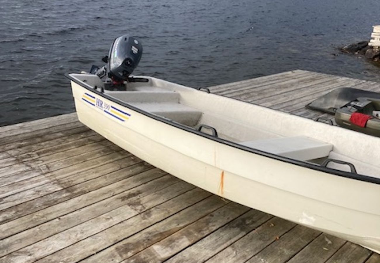 Ferienhaus in Bräcke - Wunderbares Komfort-Blockhaus direkt am See 
