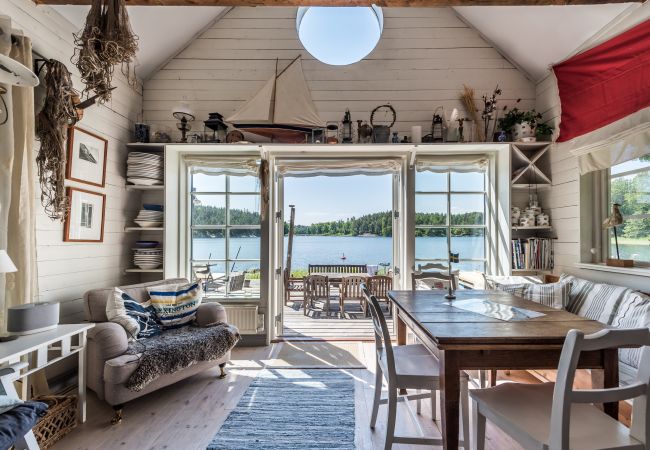 Ferienhaus in Värmdö - Urlaub direkt am Wasser vor den Türen Stockholm