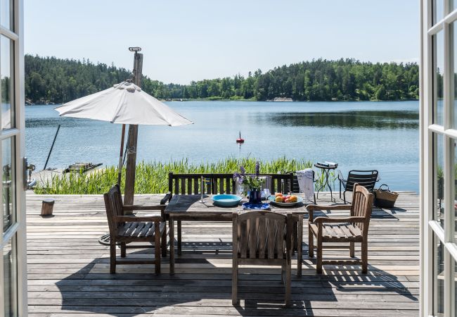 Ferienhaus in Värmdö - Urlaub direkt am Wasser vor den Türen Stockholm