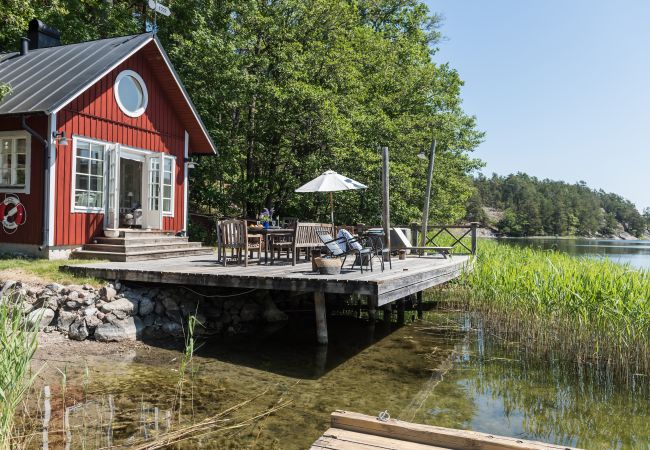 Ferienhaus in Värmdö - Urlaub direkt am Wasser vor den Türen Stockholm