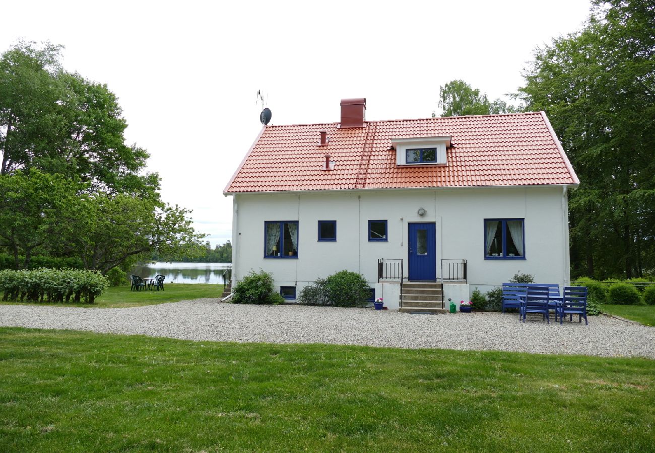 Ferienhaus in Ryd - Wunderbares Ferienhaus direkt am Åsnensee mit Booten, Kanus, Internet und deutschen Fernsehen