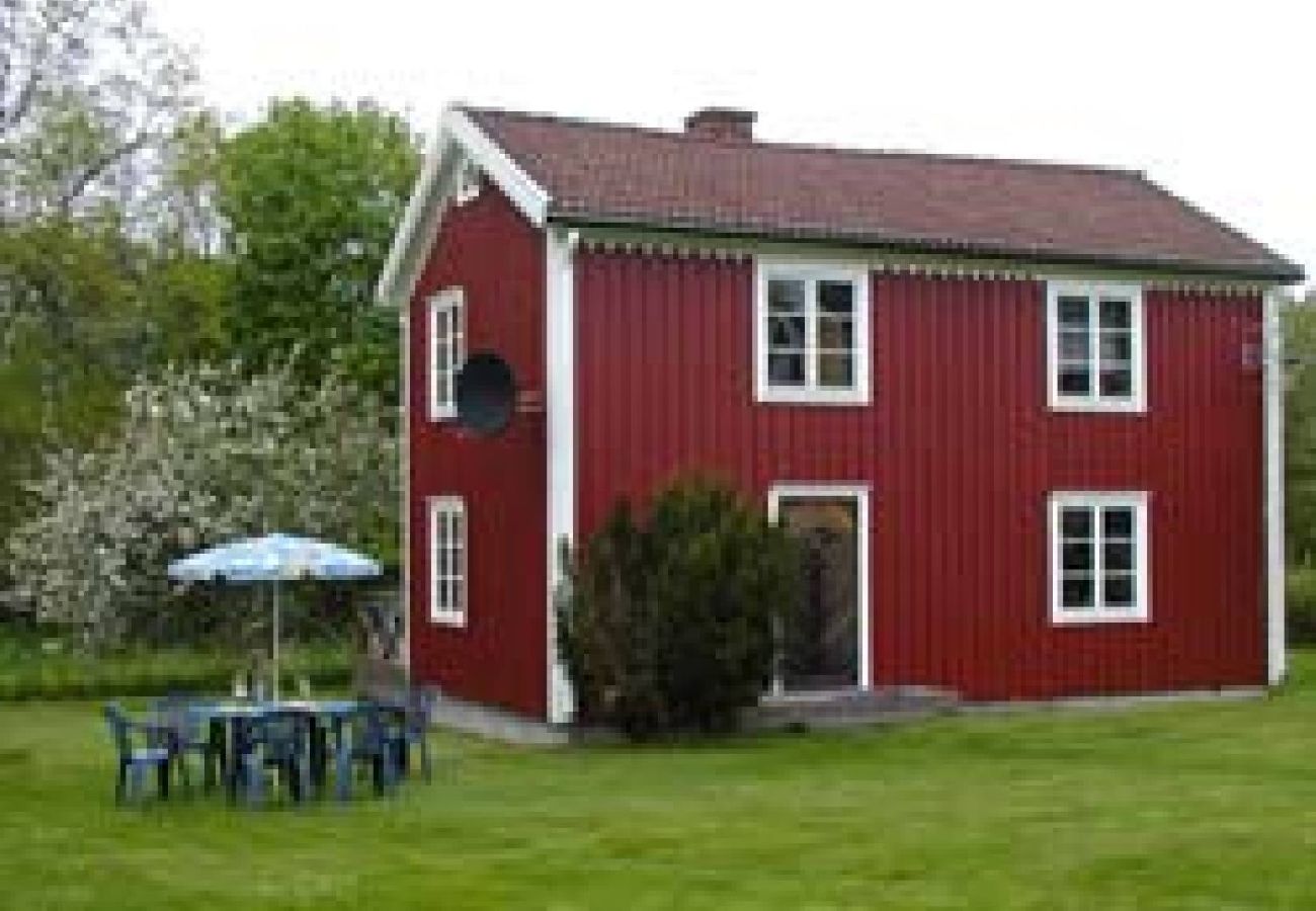 Ferienhaus in Lenhovda - Ferienhaus mit Boot mitten im schwedischen Glasreich