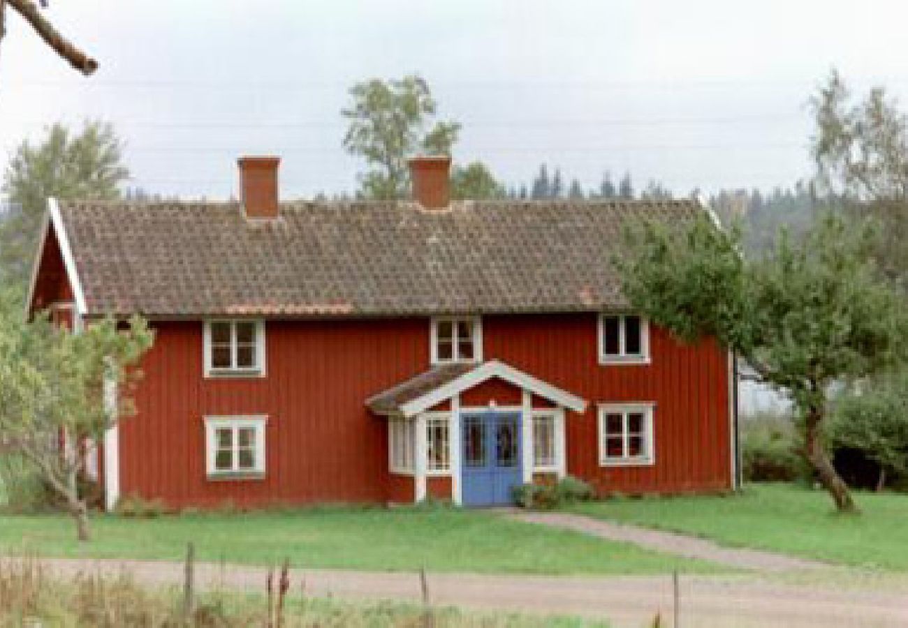Ferienhaus in Gränna - Ferienhaus auf einem Seegrundstück mit Badestelle, Steg sowie einer Sauna