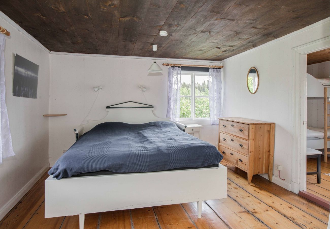 Ferienhaus in Gränna - Ferienhaus auf einem Seegrundstück mit eigener Badestelle, Boot sowie einer Sauna