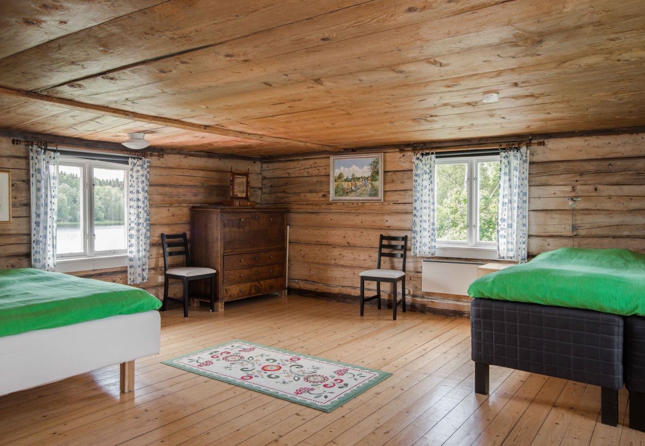 Ferienhaus in Gränna - Ferienhaus auf einem Seegrundstück mit eigener Badestelle, Boot sowie einer Sauna
