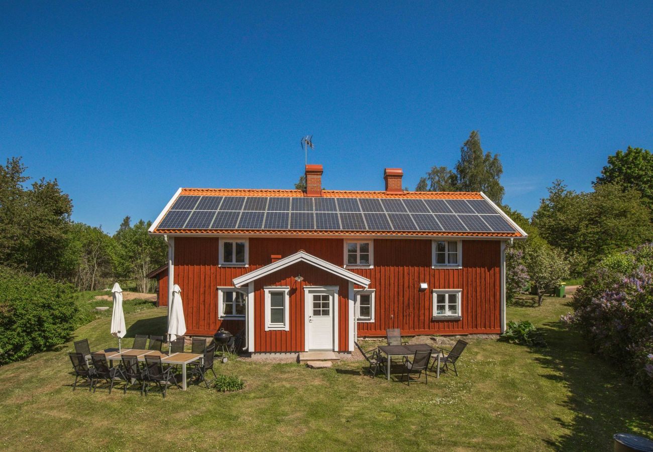 Ferienhaus in Gränna - Ferienhaus auf einem Seegrundstück mit eigener Badestelle, Boot sowie einer Sauna