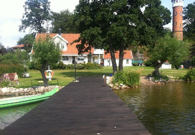 Ferienhaus in Bålsta - Luxuriöse Villa am See ganz in der Nähe von Stockholm