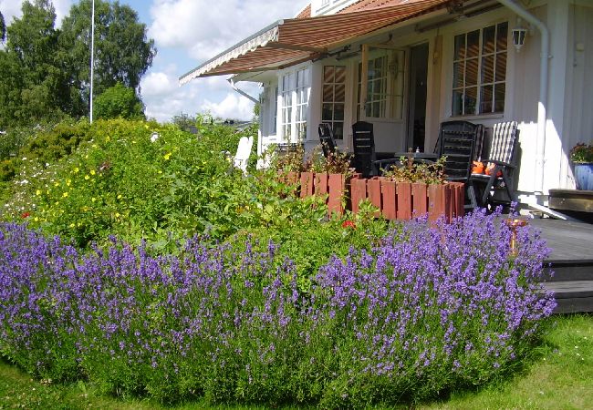 Ferienhaus in Bålsta - Luxuriöse Villa am See ganz in der Nähe von Stockholm