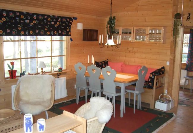 Ferienhaus in Tavelsjö - Schönes Ferienhaus auf dem Lande zwischen Tannen und Blaubeersträuchern