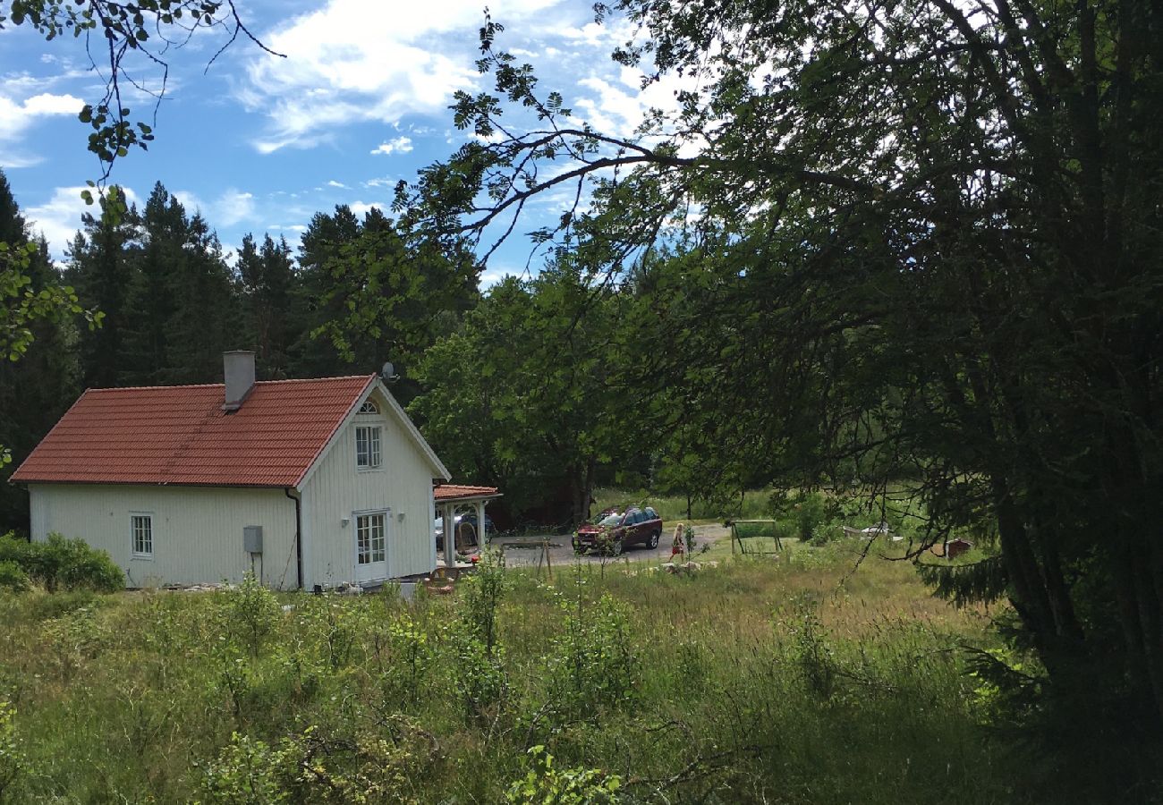 Ferienhaus in Järlåsa - Urlaub In Uppland unweit vom See Siggeforasjön