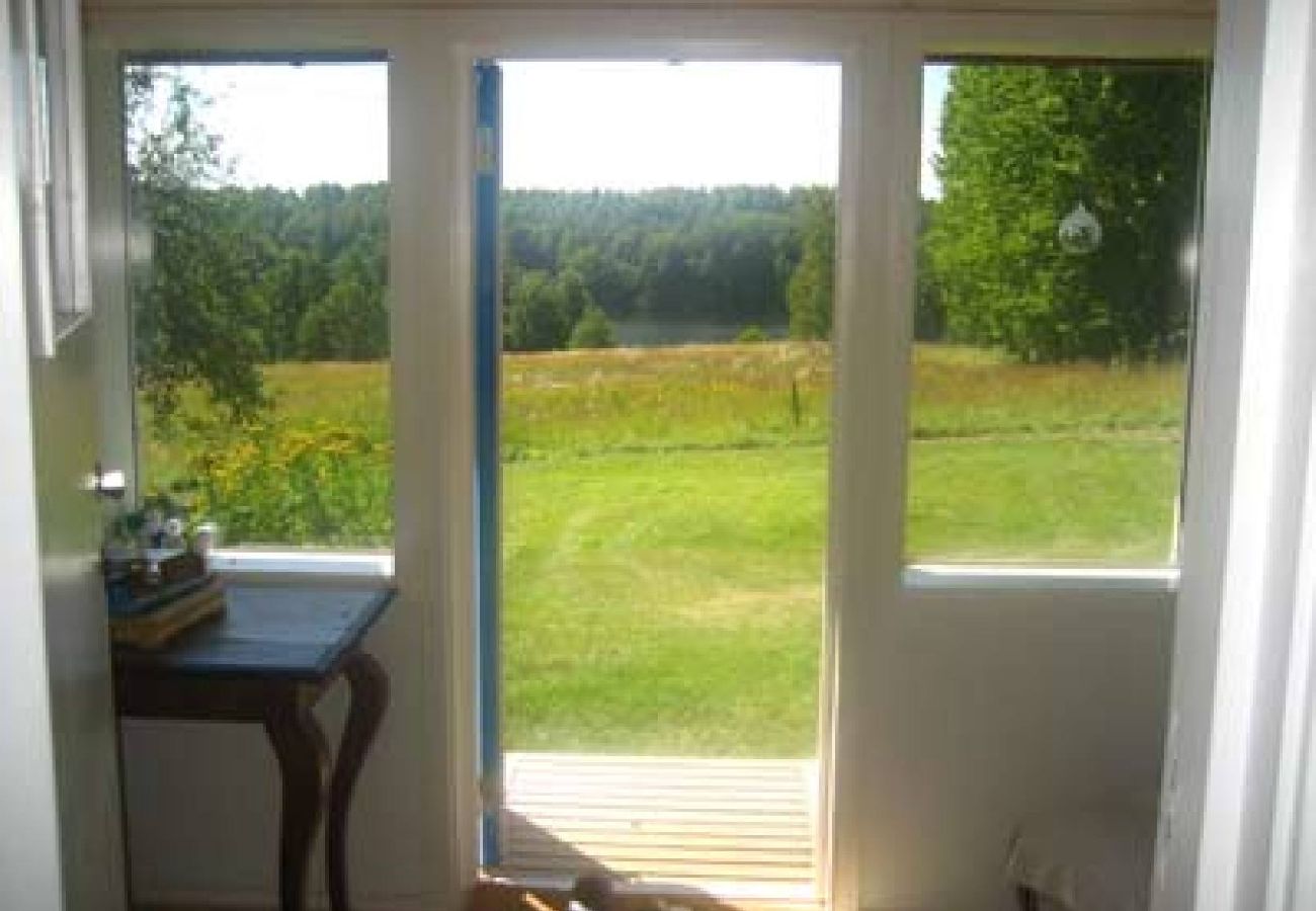 Ferienhaus in Stjärnhov - Abgelegen an einem idyllischen Waldsee
