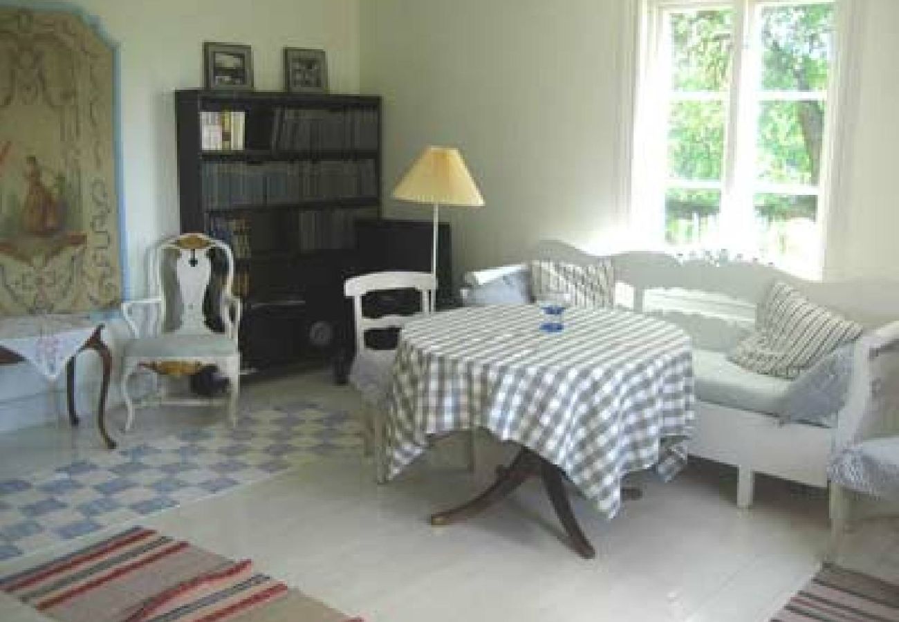 Ferienhaus in Stjärnhov - Abgelegen an einem idyllischen Waldsee