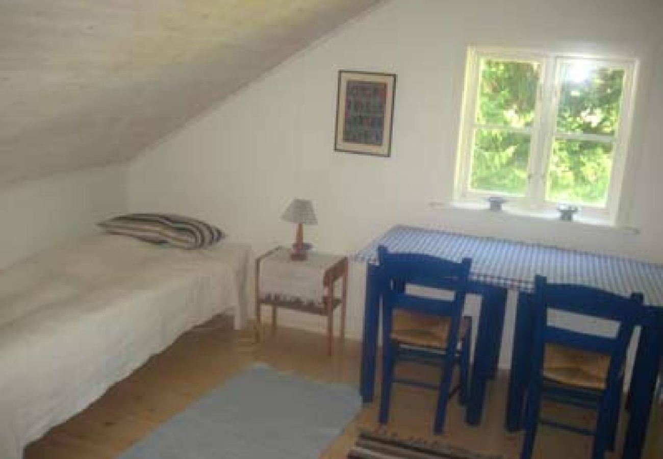 Ferienhaus in Stjärnhov - Abgelegen an einem idyllischen Waldsee