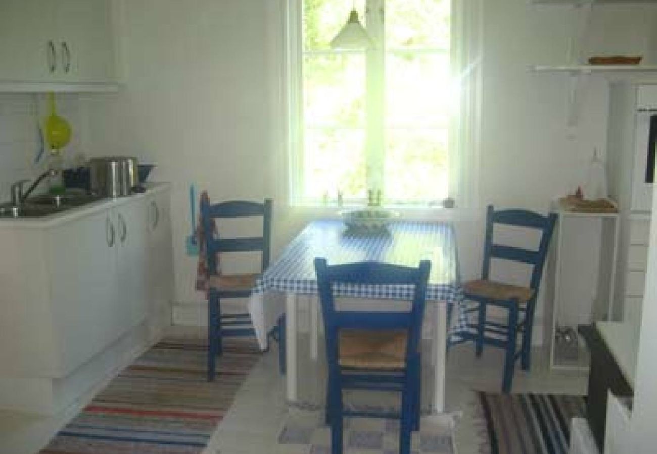 Ferienhaus in Stjärnhov - Abgelegen an einem idyllischen Waldsee