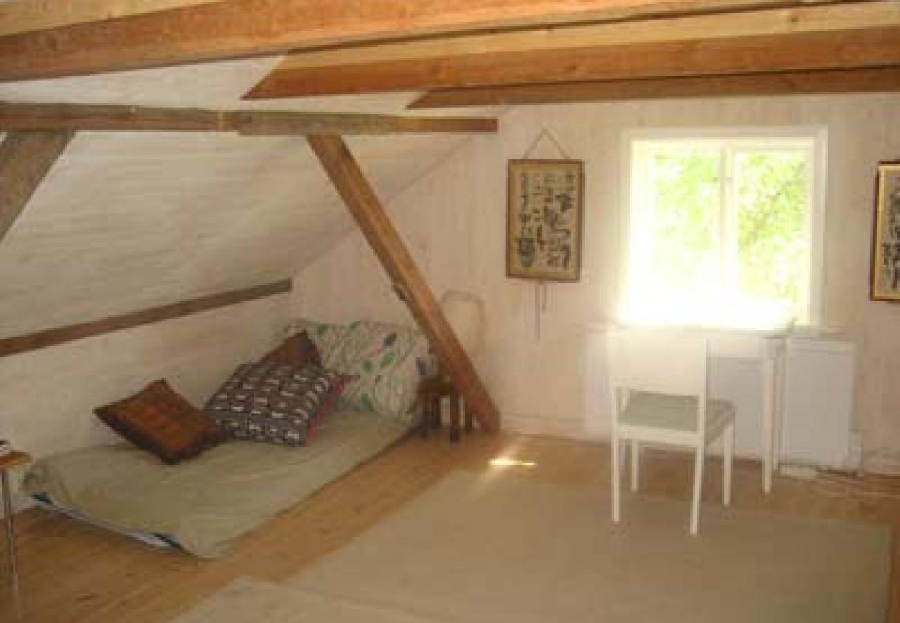 Ferienhaus in Stjärnhov - Abgelegen an einem idyllischen Waldsee