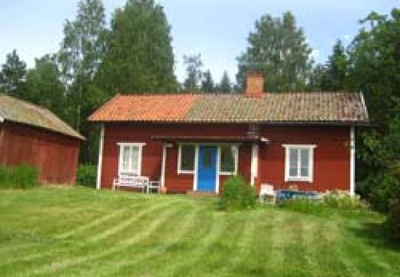 Ferienhaus in Stjärnhov - Hässjöstugan