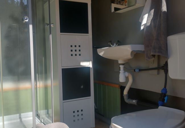 Ferienhaus in Kopparberg - Miniferienhaus an einem Weiher in Bergslagen Ferienhaus in Kopparberg - Miniferienhaus an einem Weiher in Bergslagen