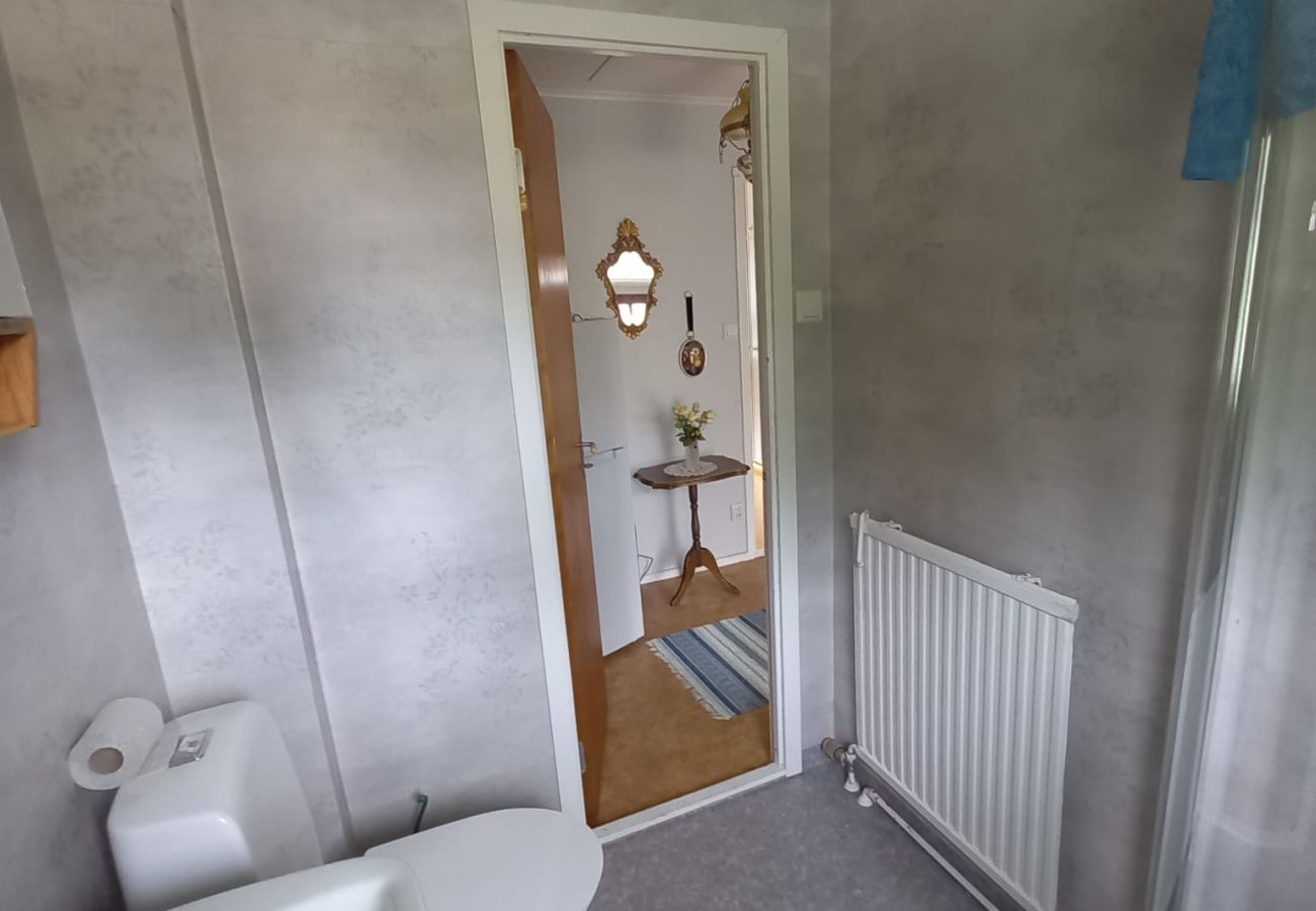 Ferienhaus in Korsberga - Rot-weisses Ferienhaus in Småland in Seenähe mit Boot