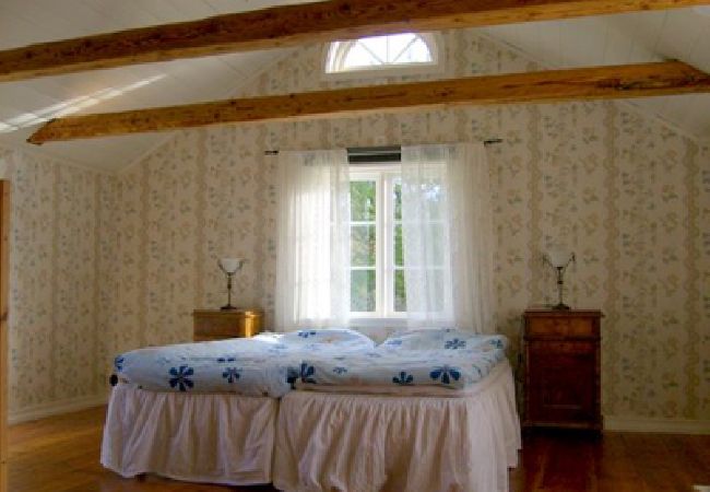 Ferienhaus in Vissefjärda - Ferienhaus in den Wäldern Smålands  mit Boot unweit vom See mit Boot, Internet und Sauna am See Ferienhaus in Vissefjärda - Ferienhaus in den Wäldern Smålands  mit Boot unweit vom See mit Boot, Internet und Sauna am See