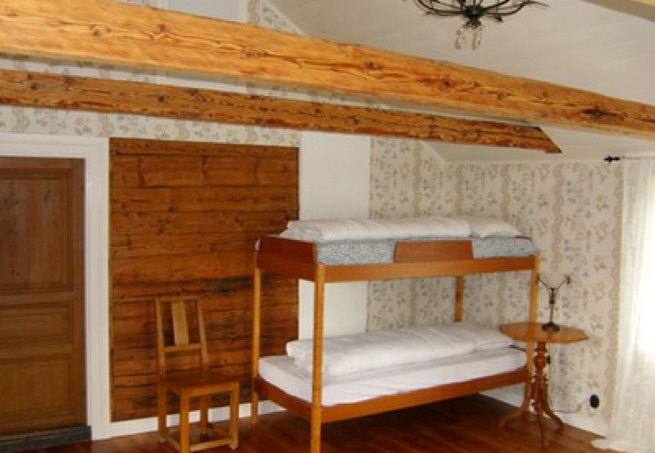Ferienhaus in Vissefjärda - Ferienhaus in den Wäldern Smålands  mit Boot unweit vom See mit Boot, Internet und Sauna am See