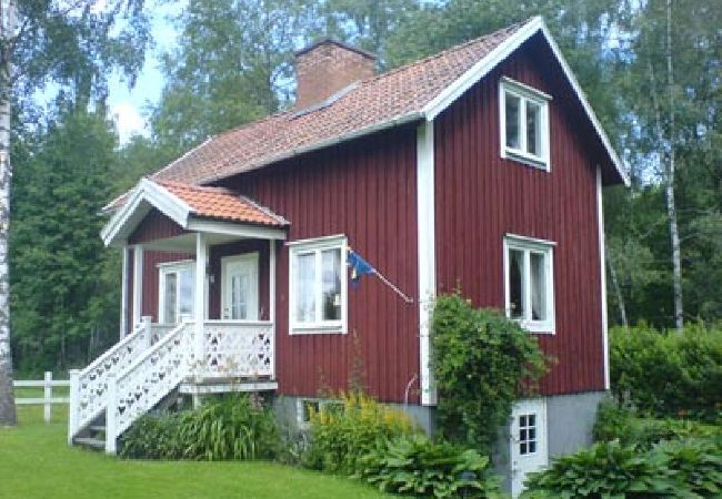 Ferienhaus in Eksjö - Ferienhaus  nur 100 Meter vom See 