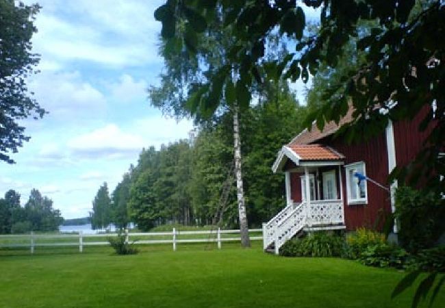Ferienhaus in Eksjö - Ferienhaus  nur 100 Meter vom See 