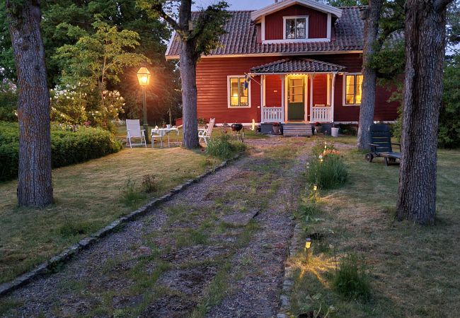 Ferienhaus in Vikbolandet - Auf einem Wassergrundstück mit eigenem Bootssteg