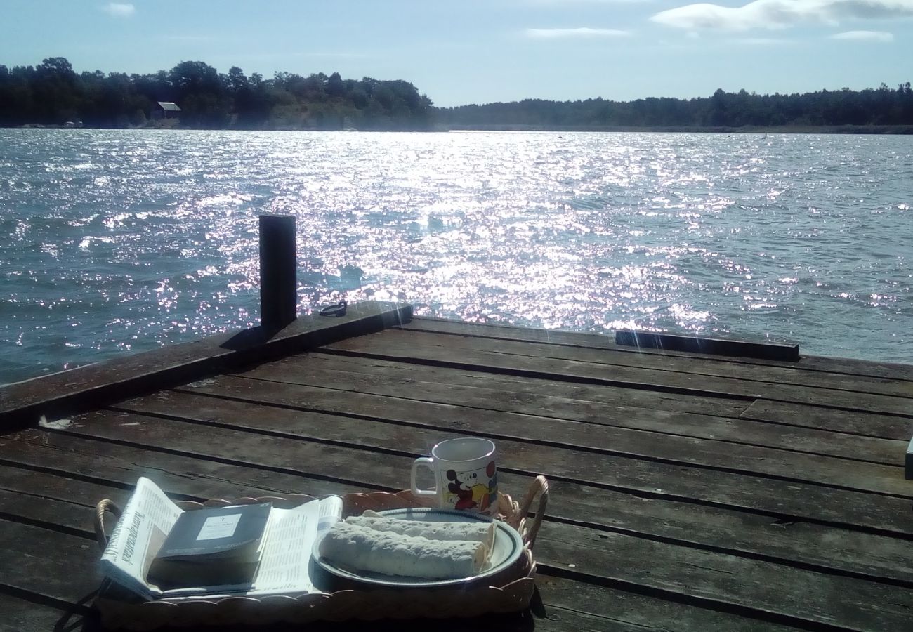 Ferienhaus in Vikbolandet - Auf einem Wassergrundstück mit eigenem Bootssteg