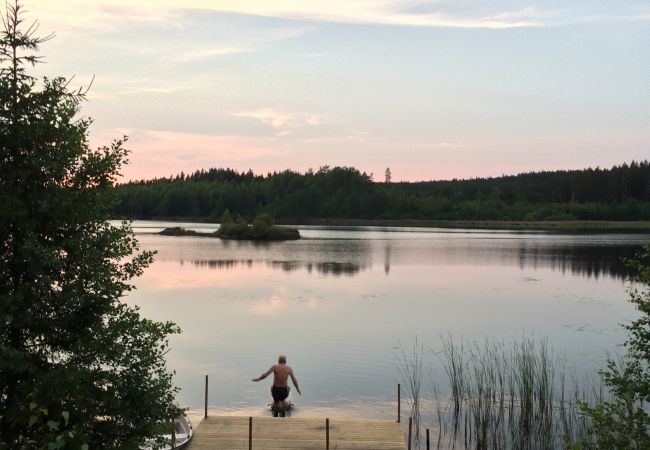 Ferienhaus in Mörlunda - Urlaub direkt am See in Småland und ohne Nachbarn