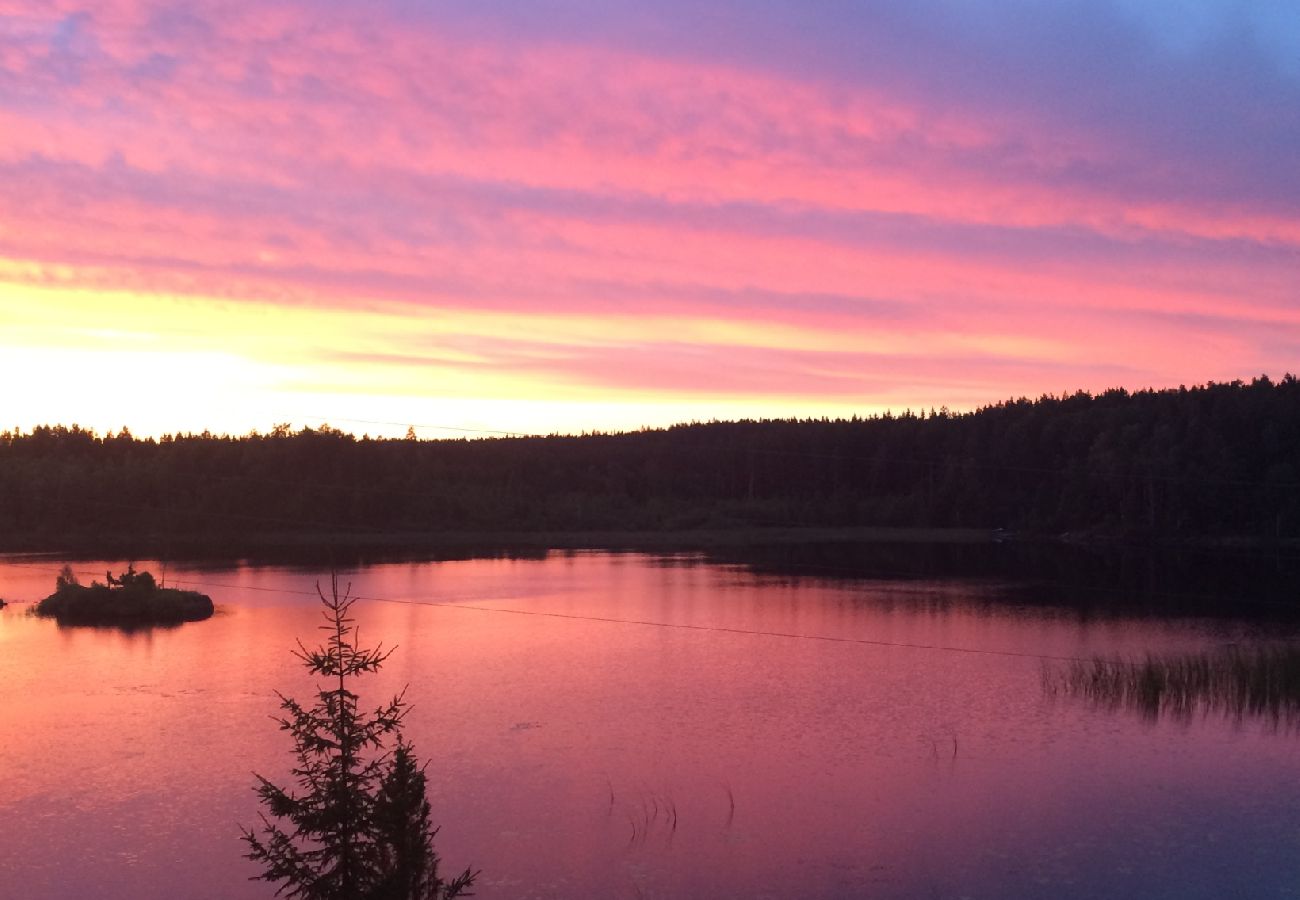 Ferienhaus in Mörlunda - Urlaub direkt am See in Småland und ohne Nachbarn