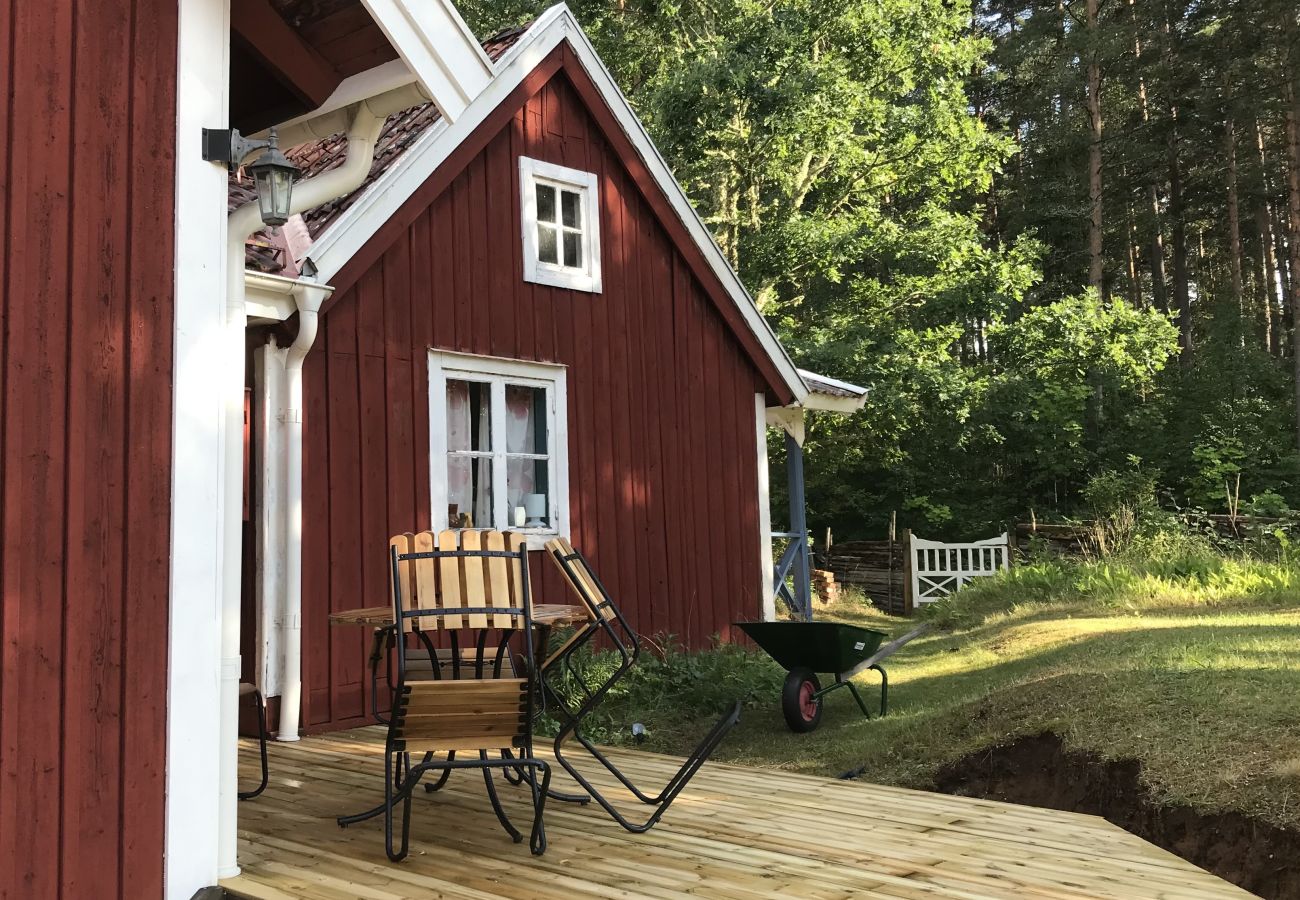 Ferienhaus in Mörlunda - Urlaub direkt am See in Småland und ohne Nachbarn