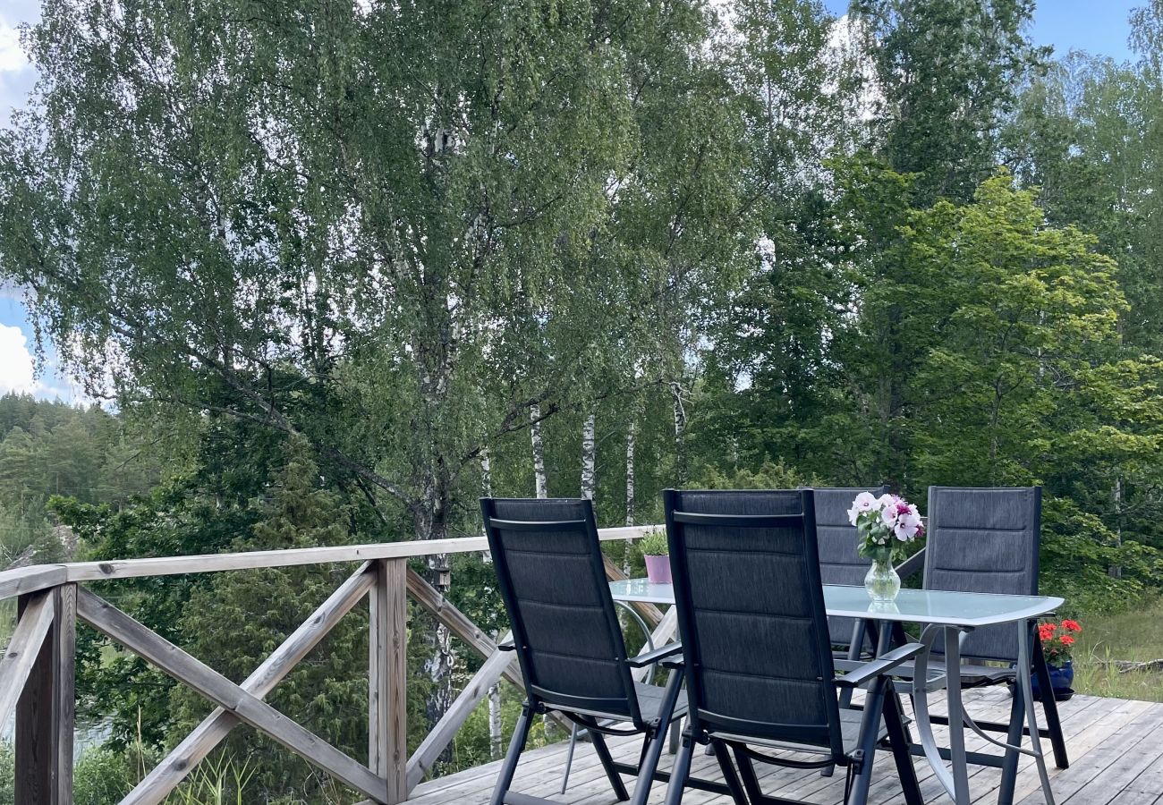 Ferienhaus in Mörlunda - Urlaub direkt am See in Småland und ohne Nachbarn