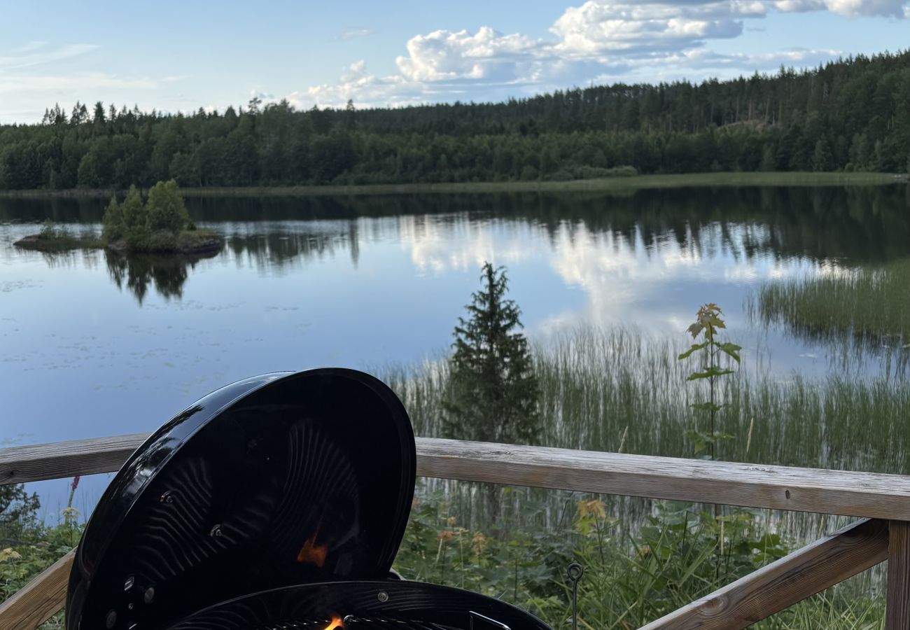 Ferienhaus in Mörlunda - Urlaub direkt am See in Småland und ohne Nachbarn