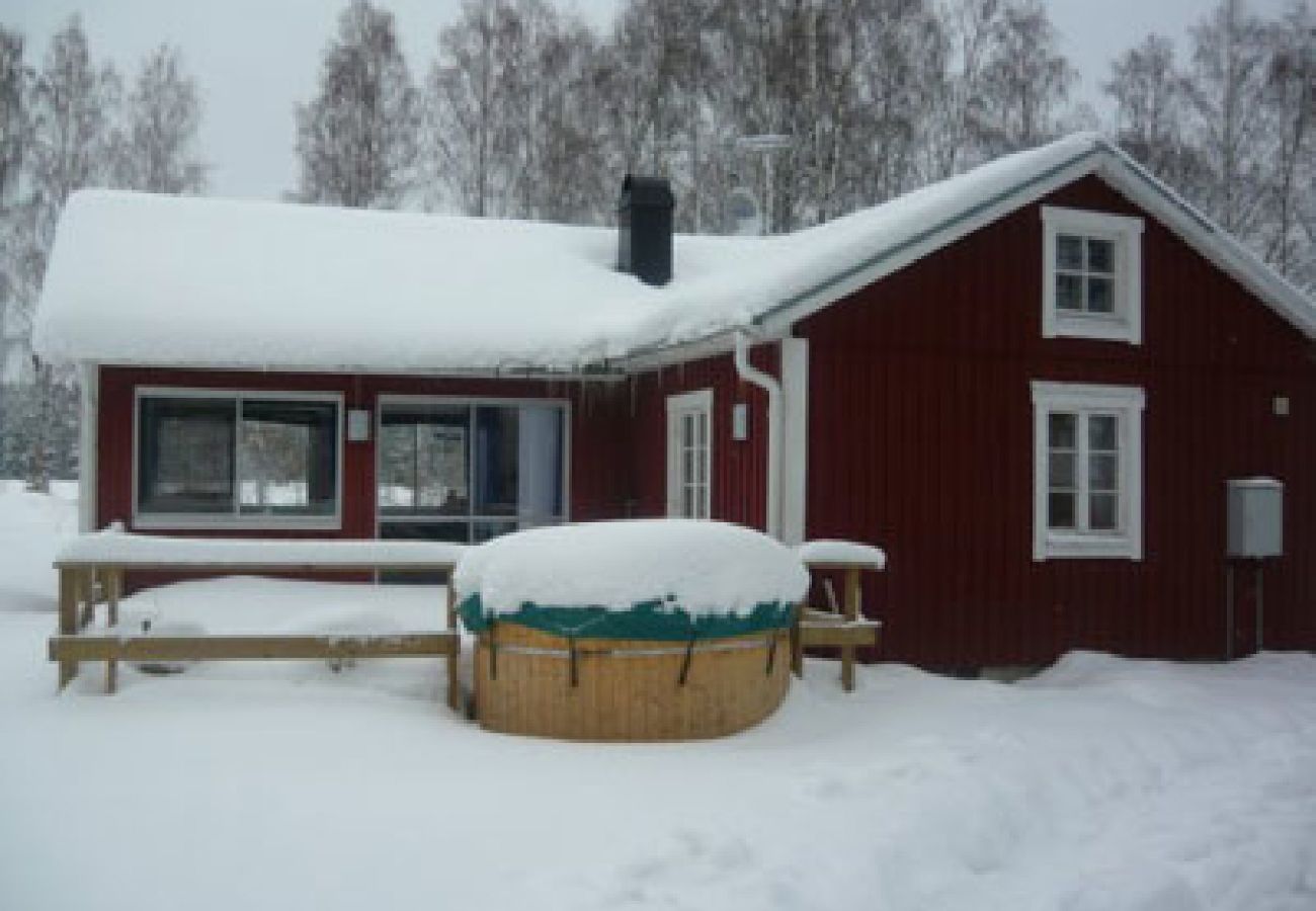 Ferienhaus in Markaryd - Ferienhaus in ruhige Lage, 300 Meter vom See