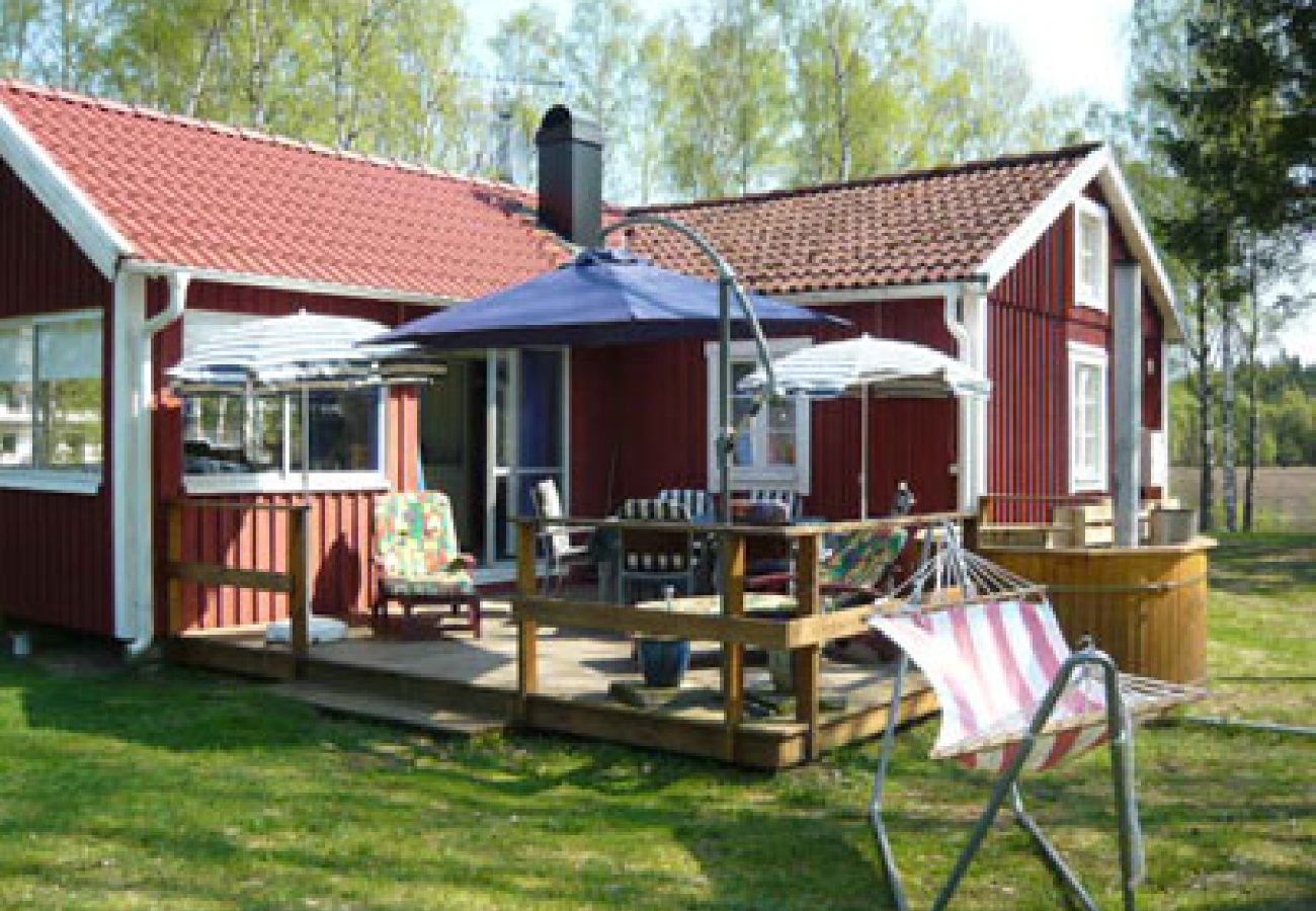 Ferienhaus in Markaryd - Ferienhaus in ruhige Lage, 300 Meter vom See