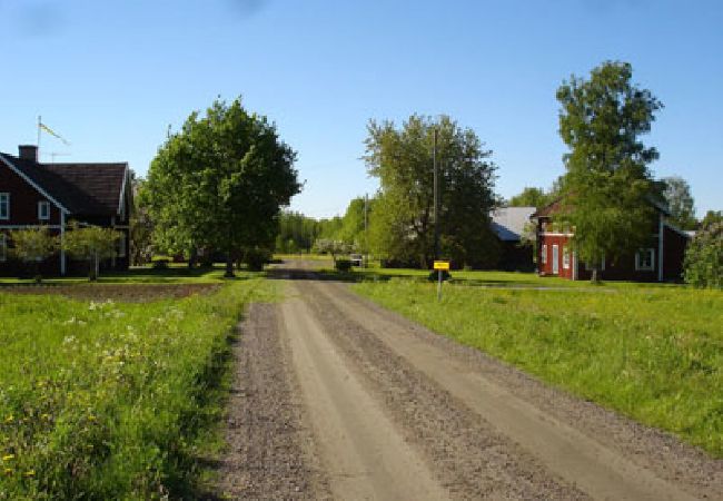 Ferienhaus in Tived - Urlaub auf einem Landhof mit eigenem Boot Ferienhaus in Tived - Urlaub auf einem Landhof mit eigenem Boot